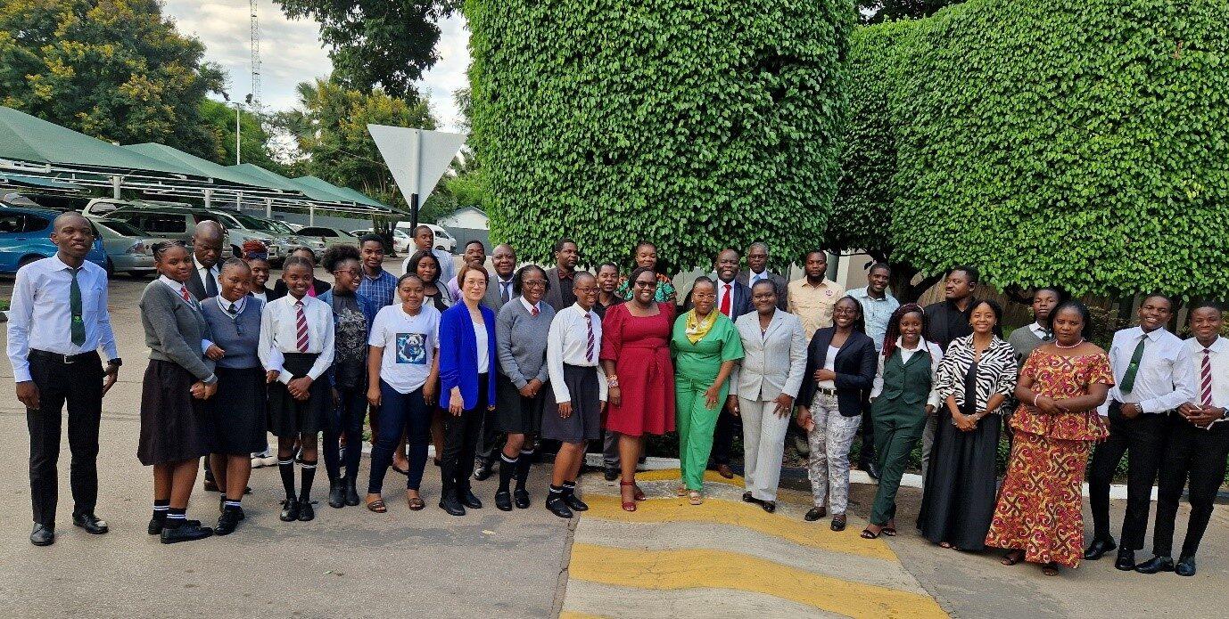 Closing the gender gap in STEM – Why do girls and women lose interest in STEM over time?